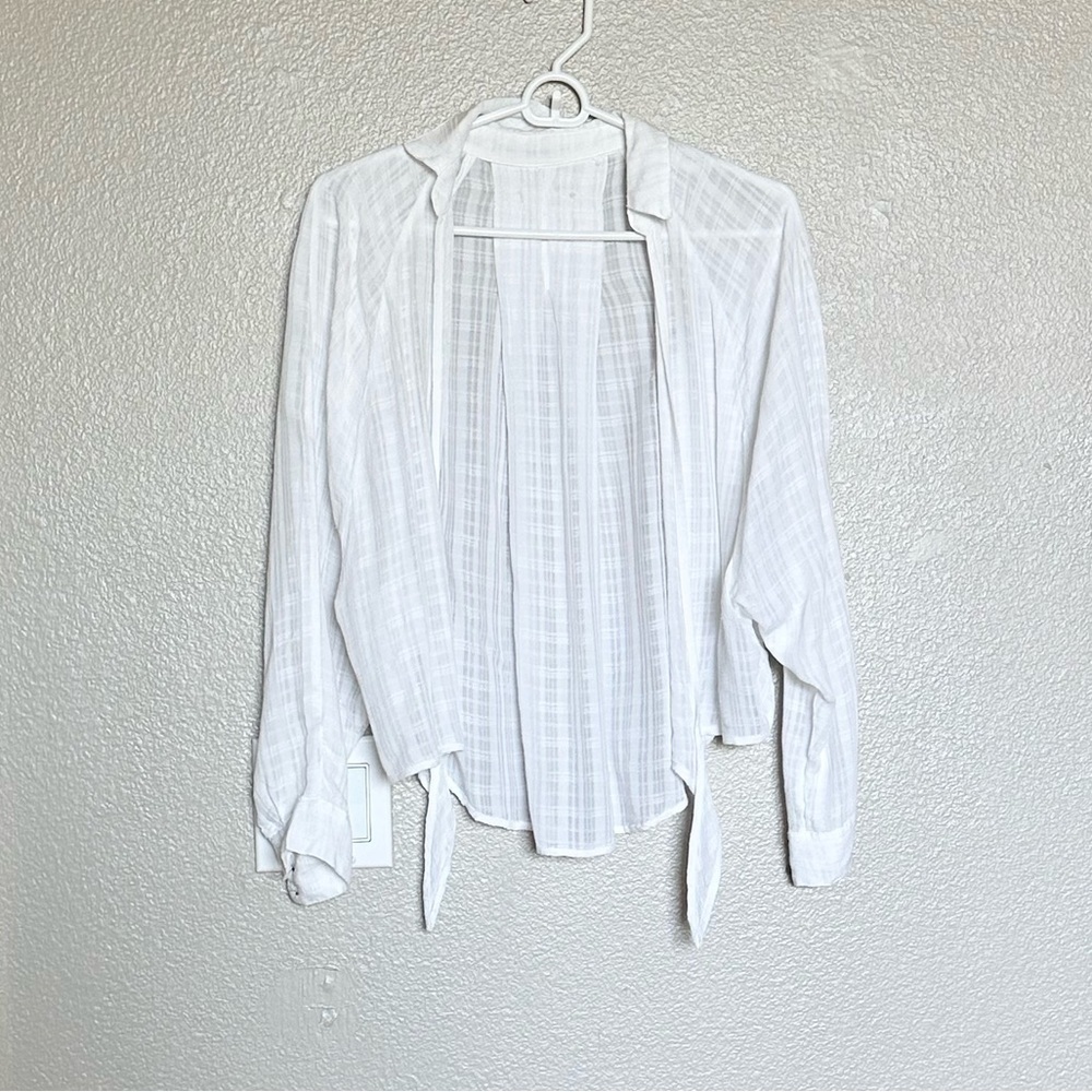 BDG: blouse - Size S - Picture 2 of 4